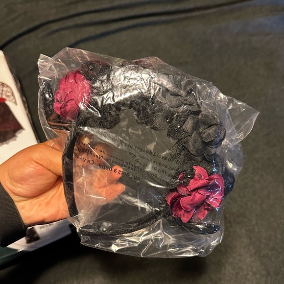 Gothic Devil Costume - Picture 2 of 4